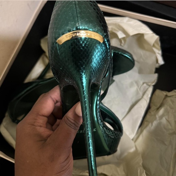 Heels - Picture 4 of 5